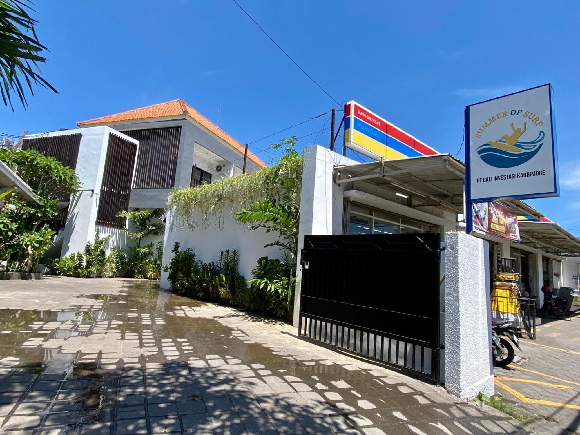 Summer Of Surf Hostel Uluwatu Ungasan  Exterior photo