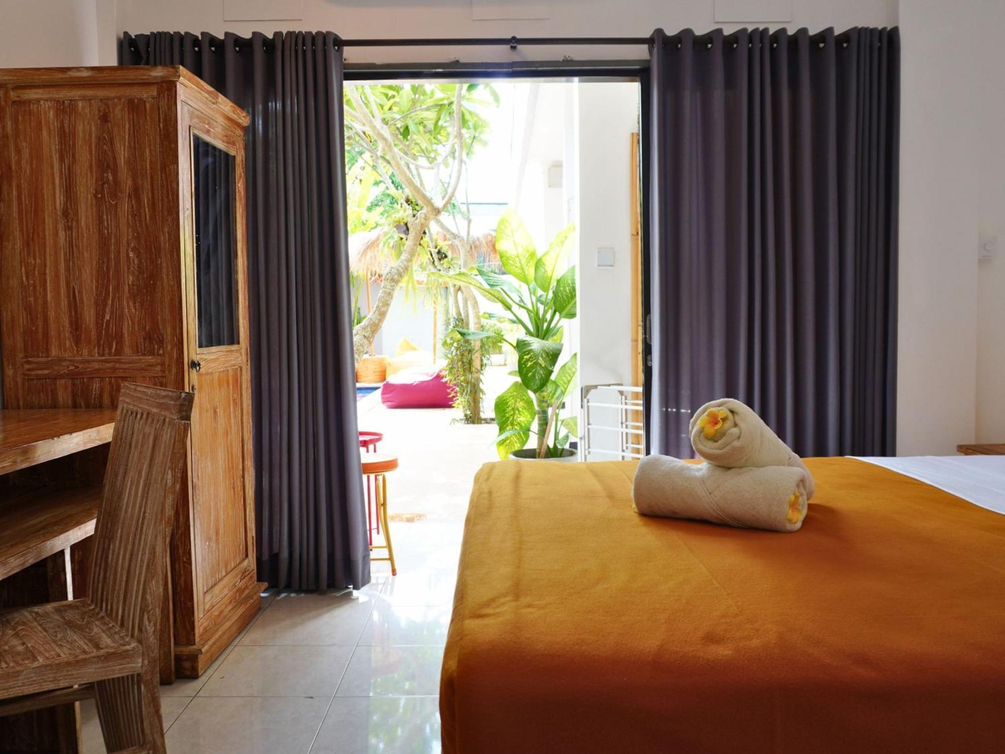 Summer Of Surf Hostel Uluwatu Ungasan  Exterior photo