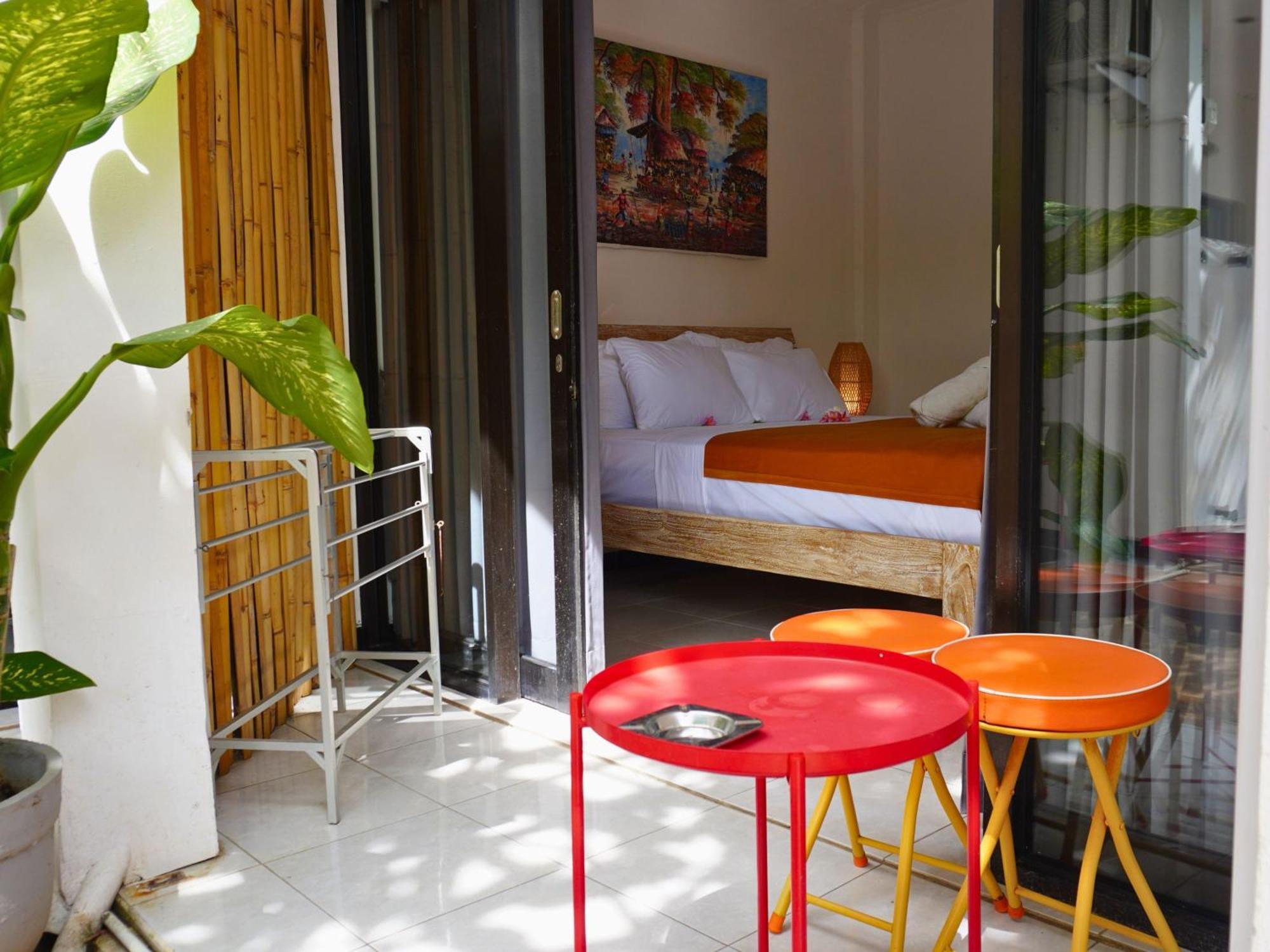 Summer Of Surf Hostel Uluwatu Ungasan  Exterior photo