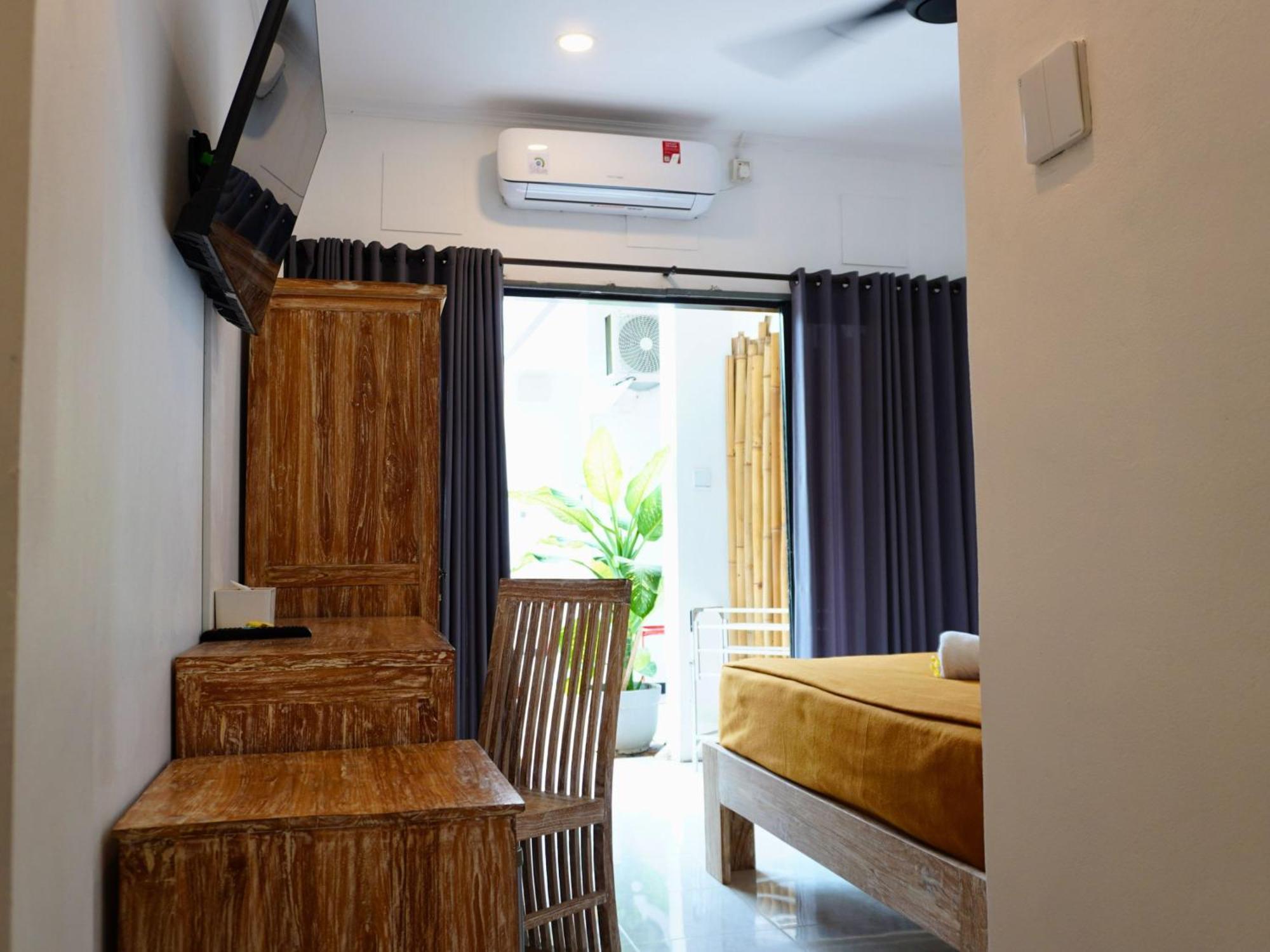 Summer Of Surf Hostel Uluwatu Ungasan  Exterior photo