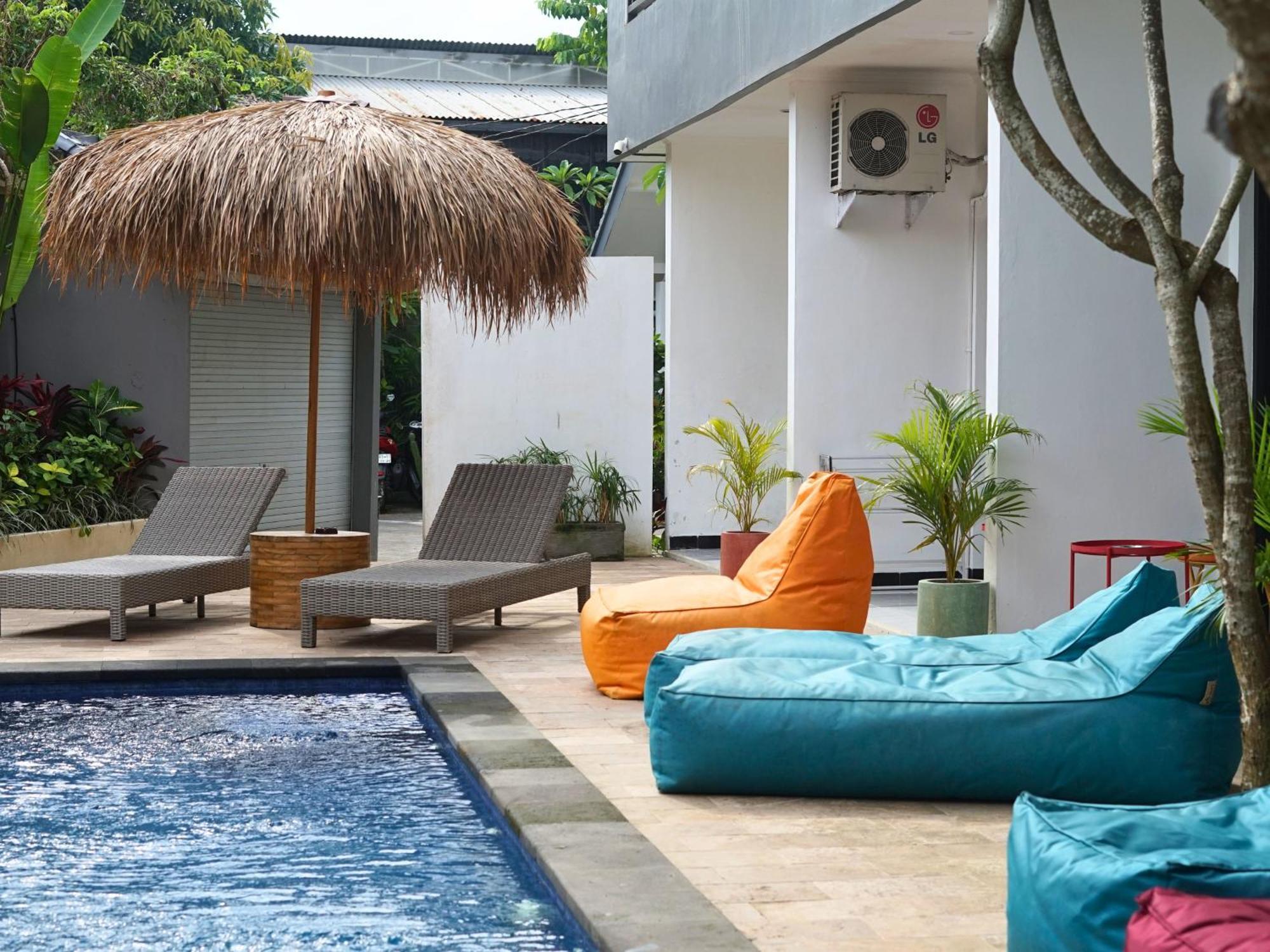 Summer Of Surf Hostel Uluwatu Ungasan  Exterior photo