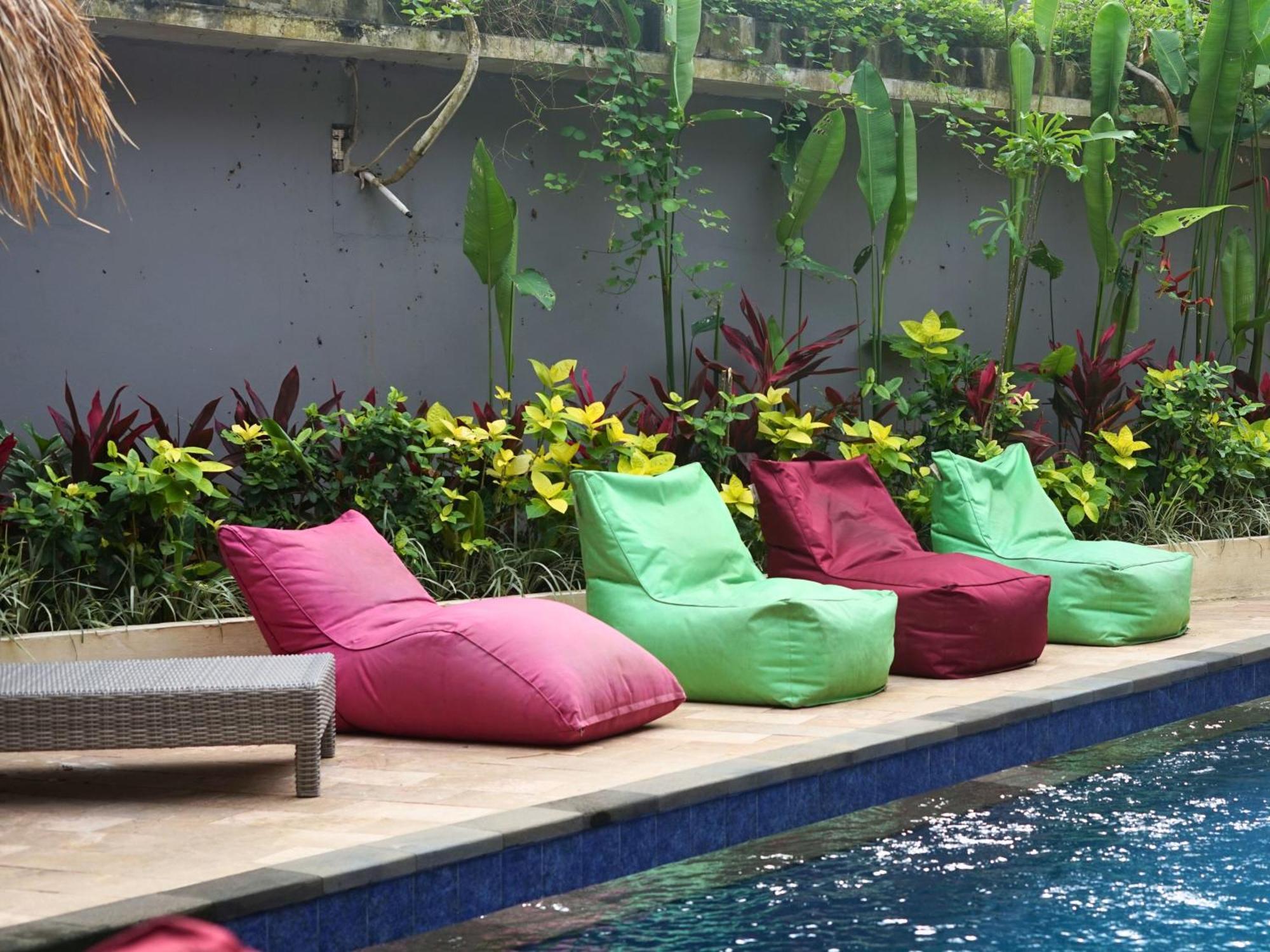 Summer Of Surf Hostel Uluwatu Ungasan  Exterior photo