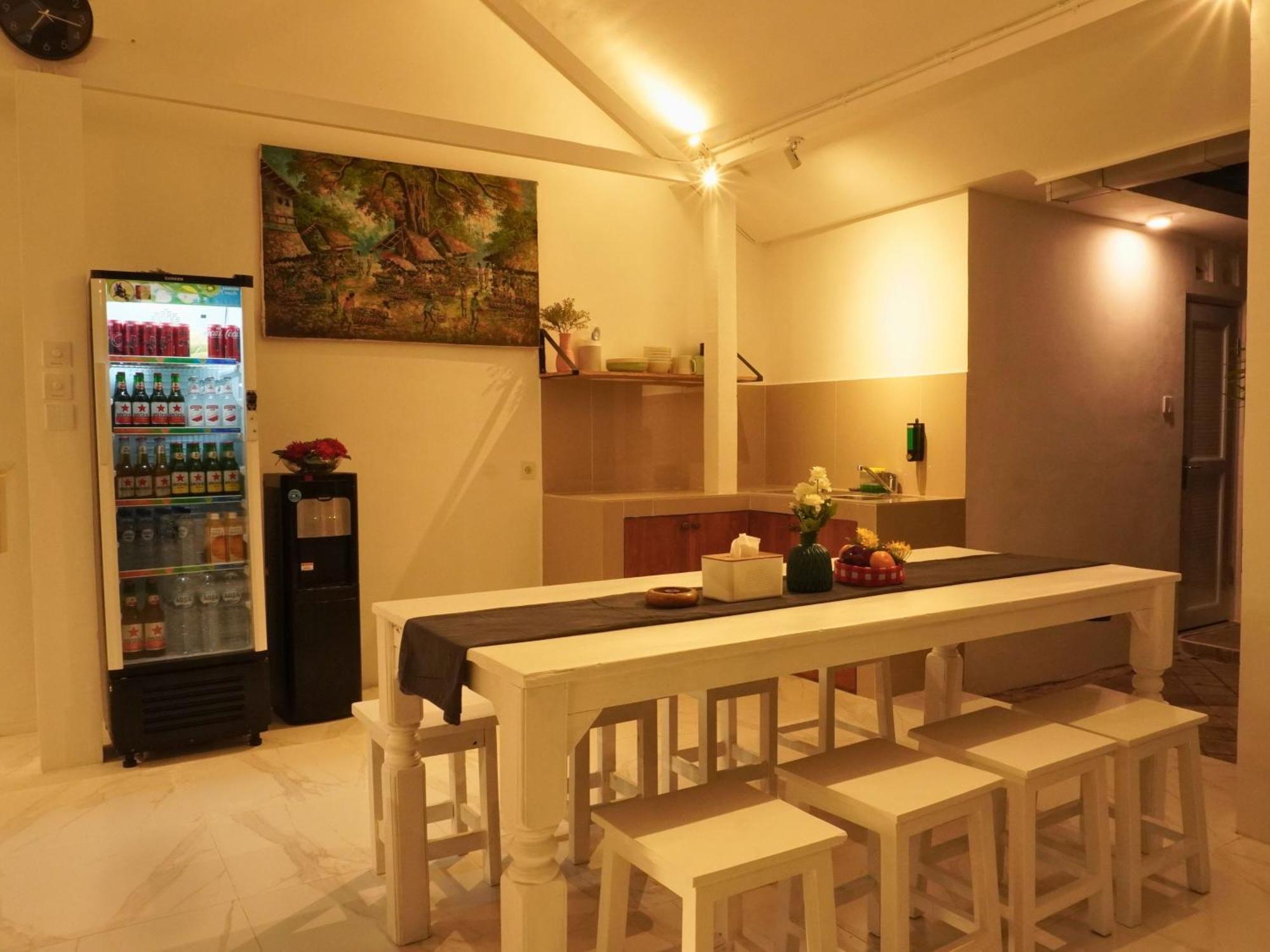 Summer Of Surf Hostel Uluwatu Ungasan  Exterior photo