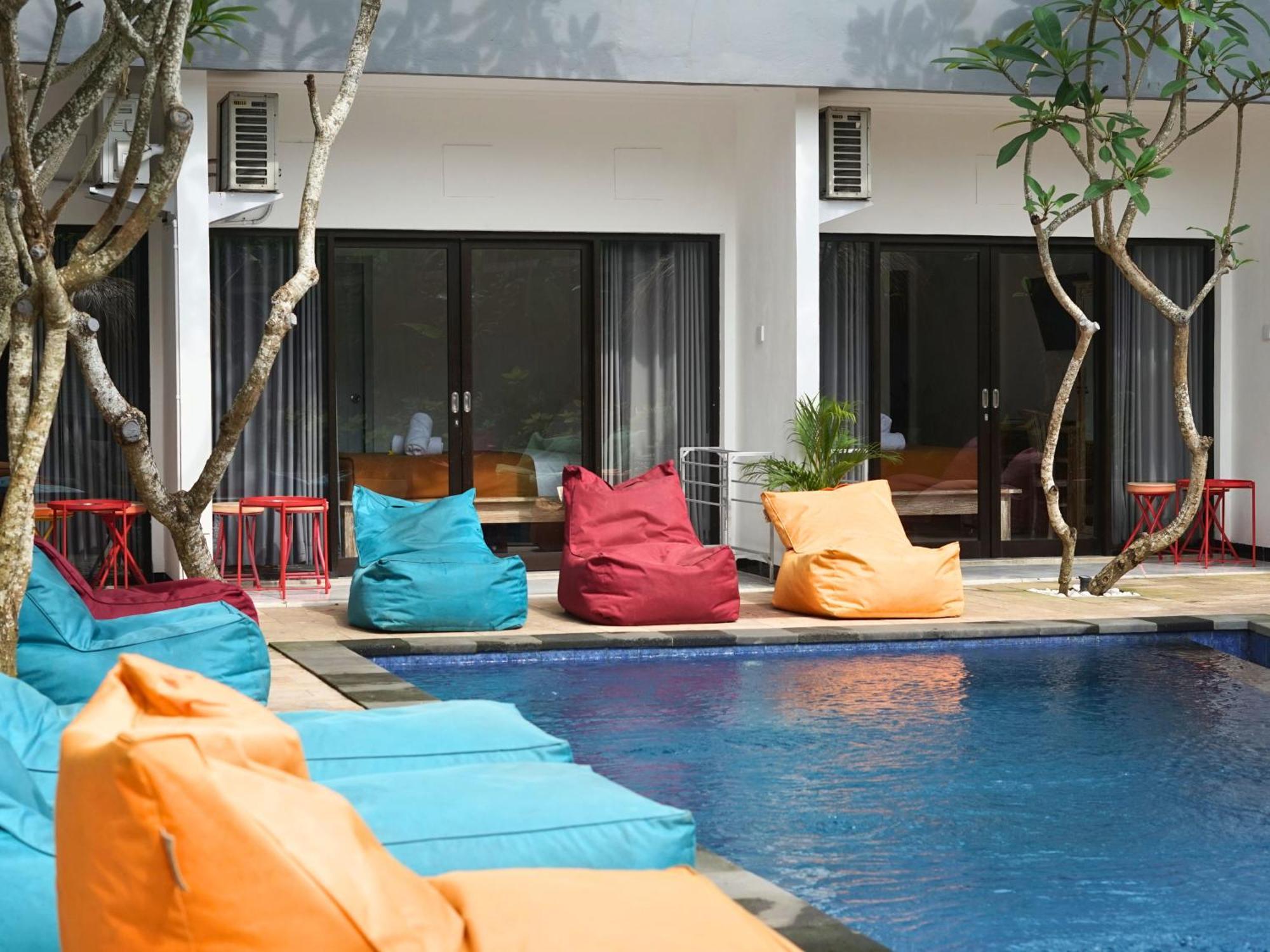 Summer Of Surf Hostel Uluwatu Ungasan  Exterior photo